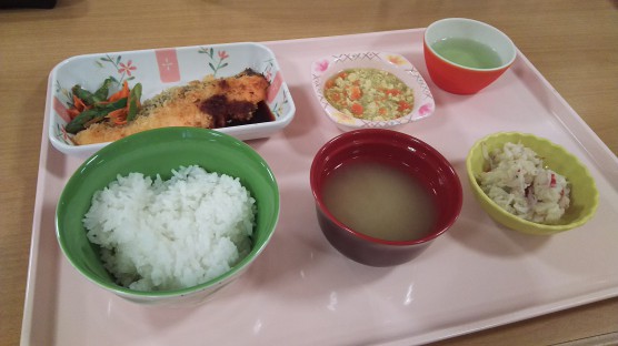 デュオの昼食関連画像